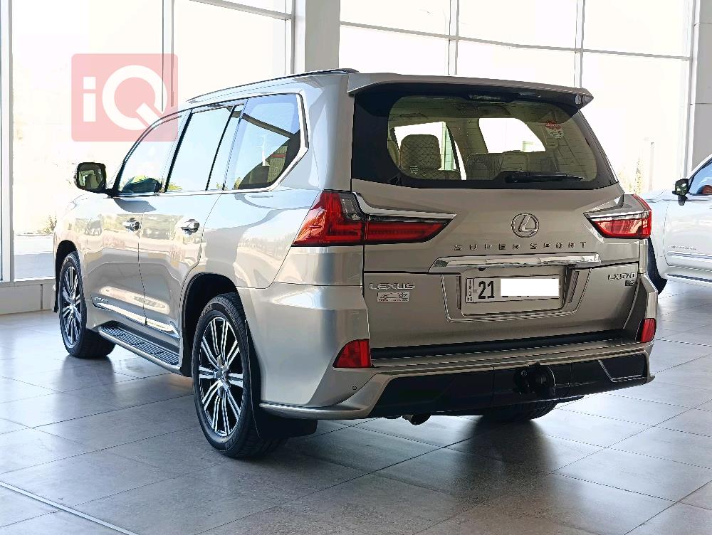 Lexus LX